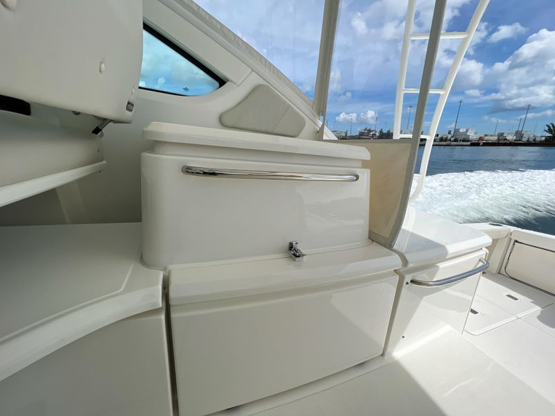 2021 Tiara Yachts 43 Open