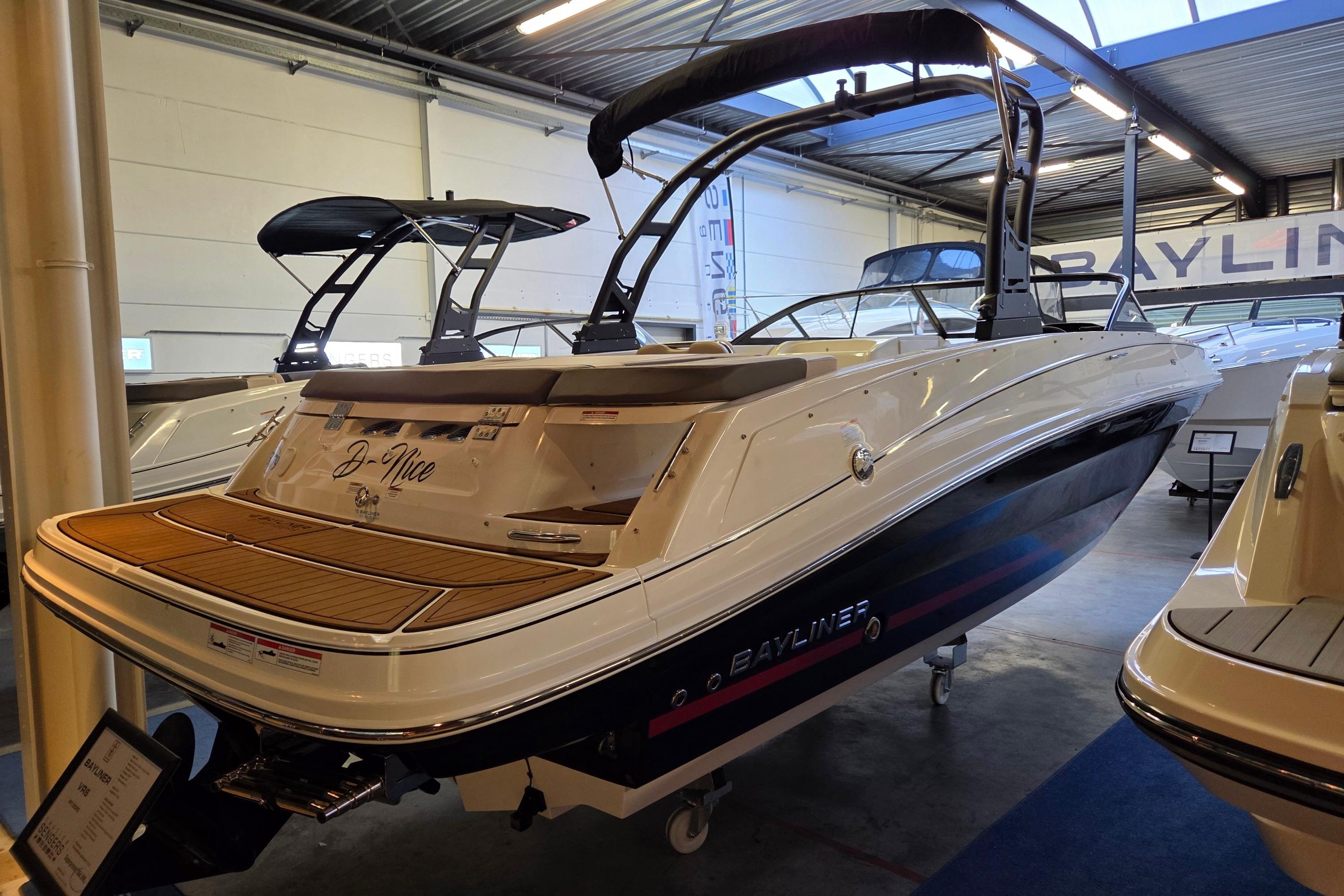 2025 Bayliner VR6 Bowrider I/O