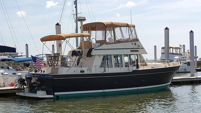 Mackinac Passage III Yacht Photos Pics Starboard Stern Profile