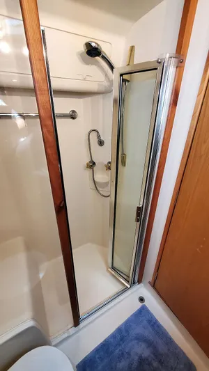 Mackinac Passage III Yacht Photos Pics Guest Head Shower