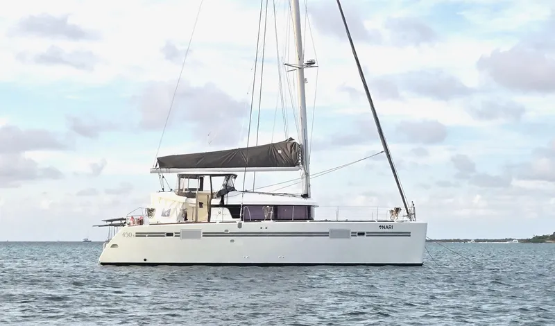 Nari Yacht Photos Pics 