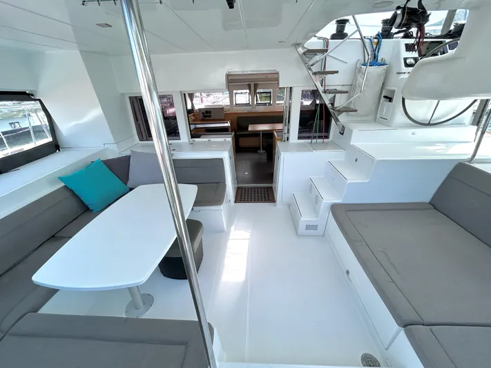 Nari Yacht Photos Pics 