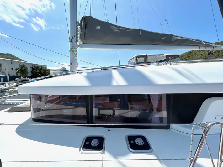 Nari Yacht Photos Pics 