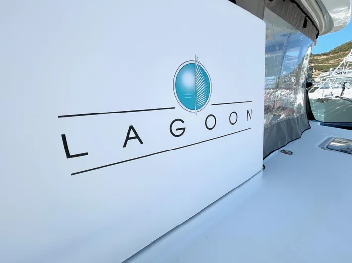 Nari Yacht Photos Pics 