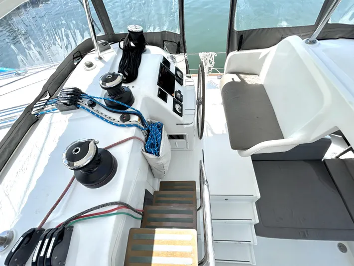 Nari Yacht Photos Pics 