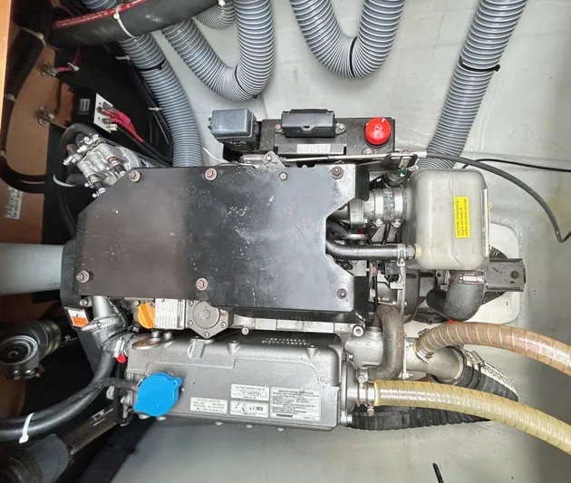 Nari Yacht Photos Pics 