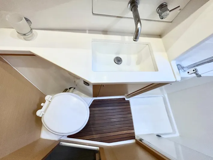 Nari Yacht Photos Pics 