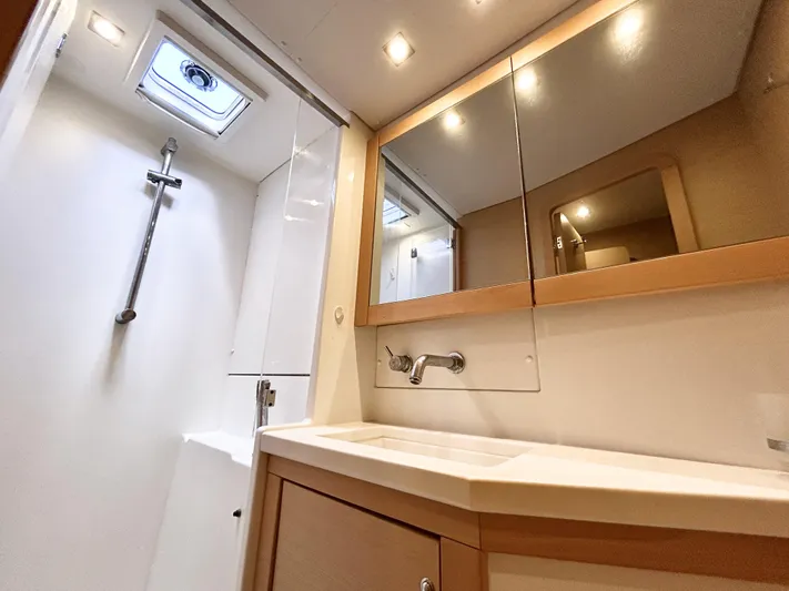 Nari Yacht Photos Pics 