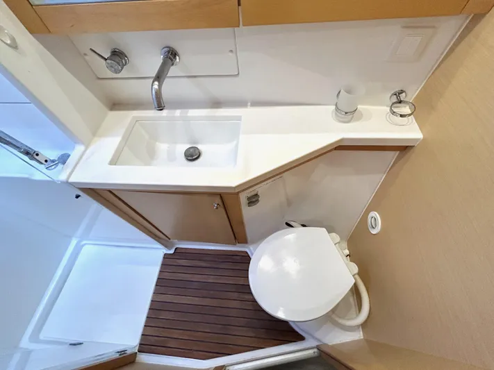 Nari Yacht Photos Pics 