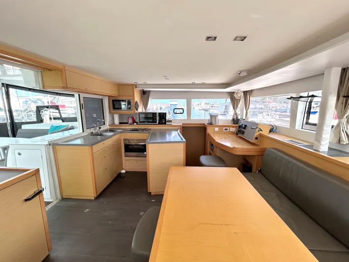 Nari Yacht Photos Pics 