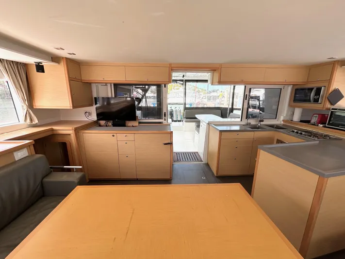 Nari Yacht Photos Pics 