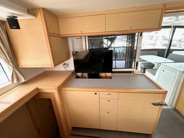 Nari Yacht Photos Pics 