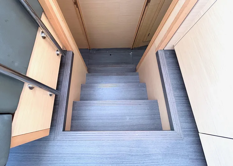 Nari Yacht Photos Pics 