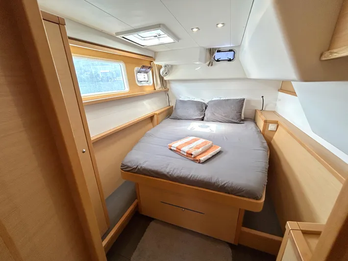 Nari Yacht Photos Pics 