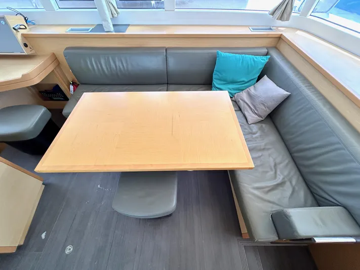 Nari Yacht Photos Pics 