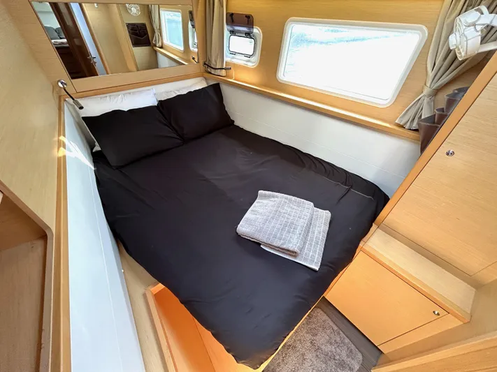 Nari Yacht Photos Pics 