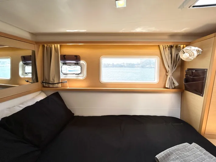 Nari Yacht Photos Pics 