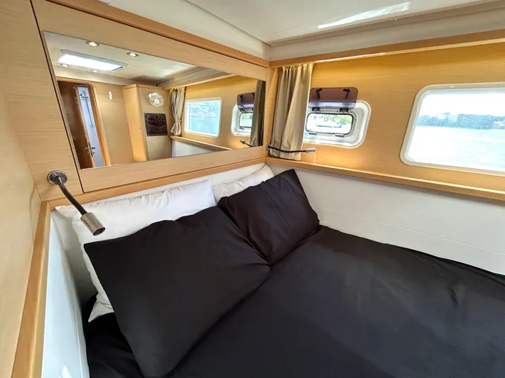 Nari Yacht Photos Pics 