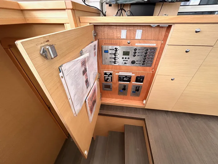 Nari Yacht Photos Pics 