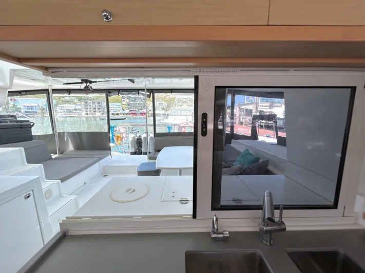 Nari Yacht Photos Pics 