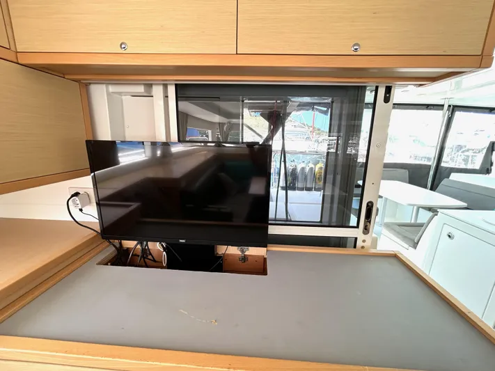 Nari Yacht Photos Pics 