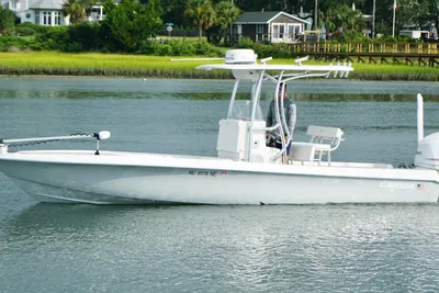 Contender 25 Bay