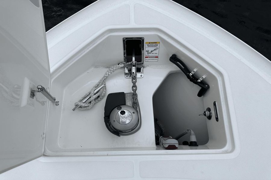 2020 Boston Whaler 330 Outrage