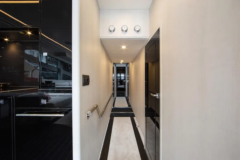  Yacht Photos Pics Van der Valk Beach Club 600 yacht interior hallway, 2026 model.