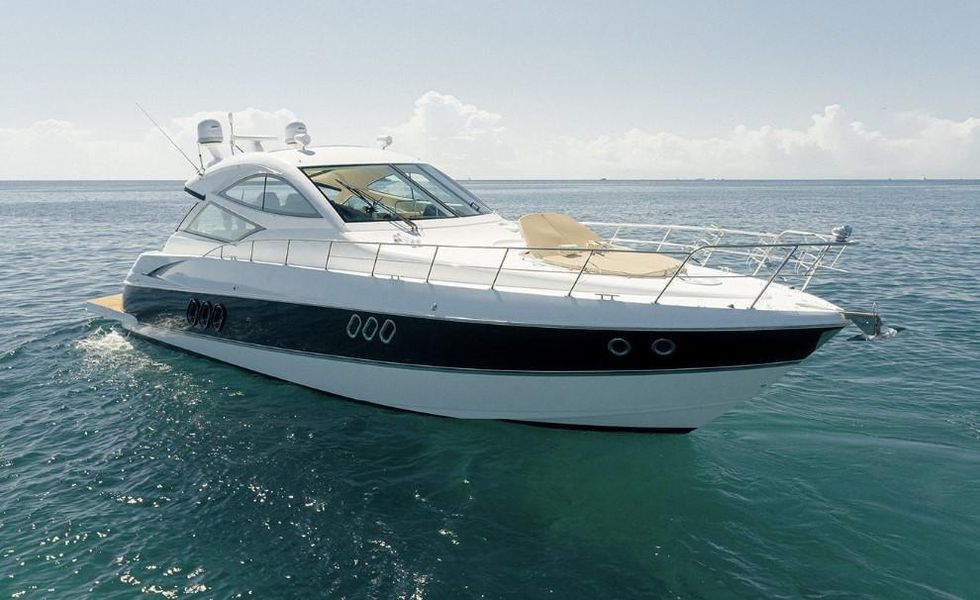 2013 Cruisers Yachts 540 Sport Coupe