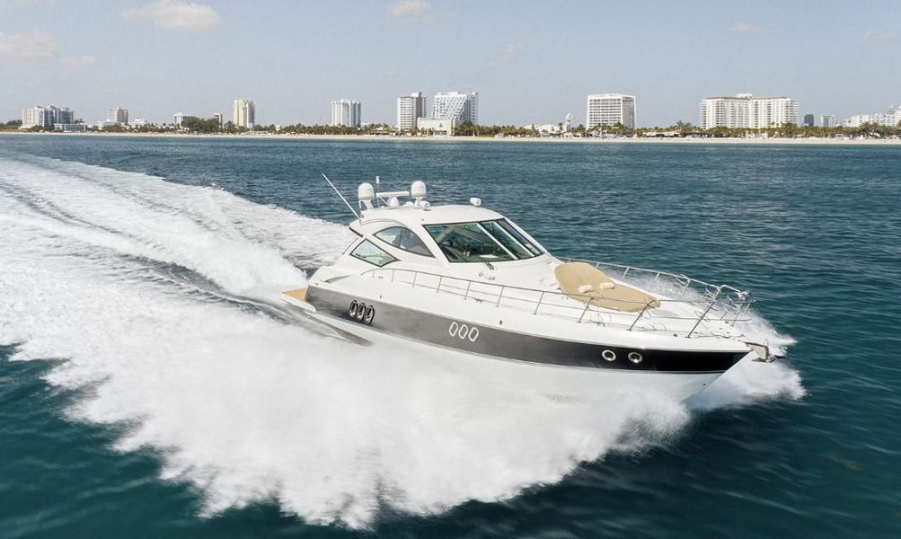 2013 Cruisers Yachts 540 Sport Coupe