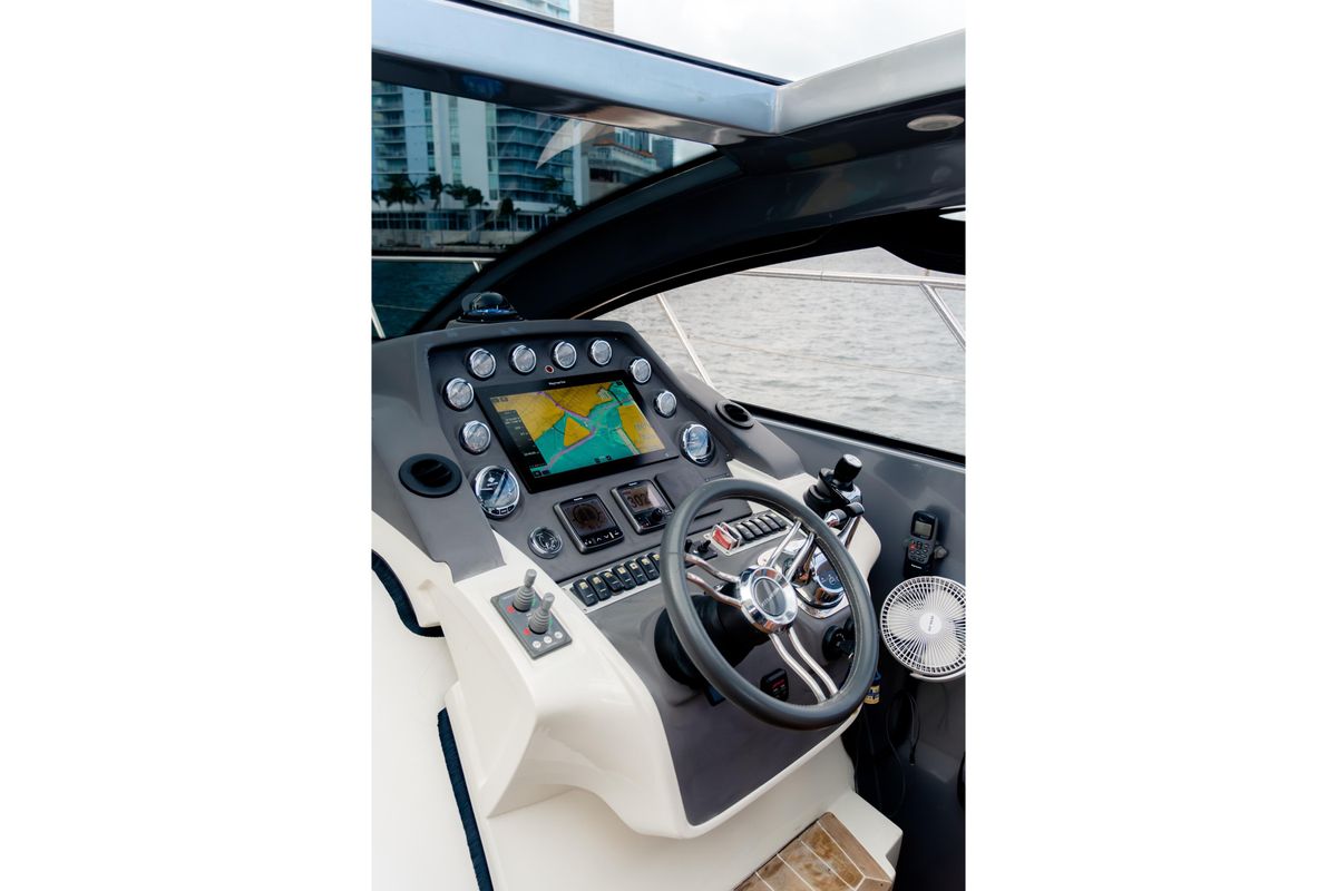 2013 Azimut 48 