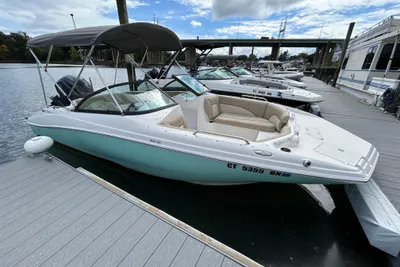 NauticStar 203DC Sport Deck