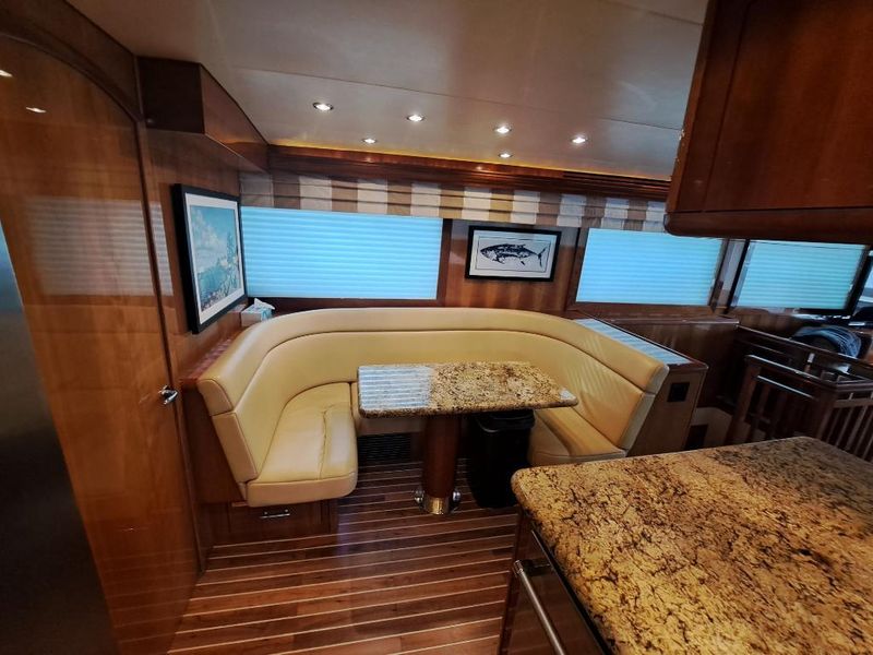 2005 Hatteras 75 Sport Deck Motor Yacht