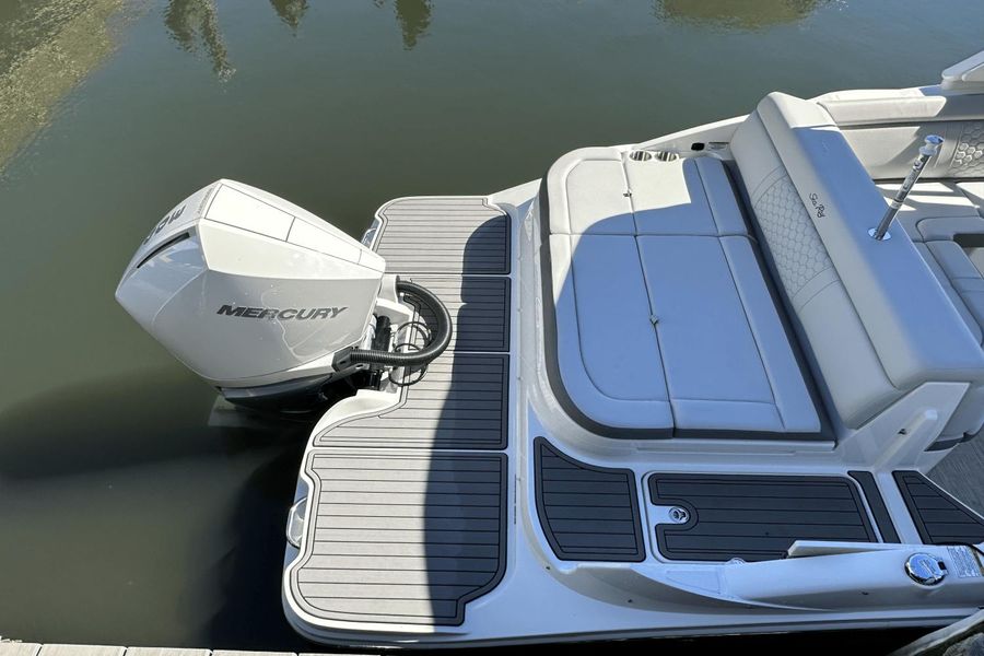 2023 Sea Ray 270 SDX-OUTBOARD