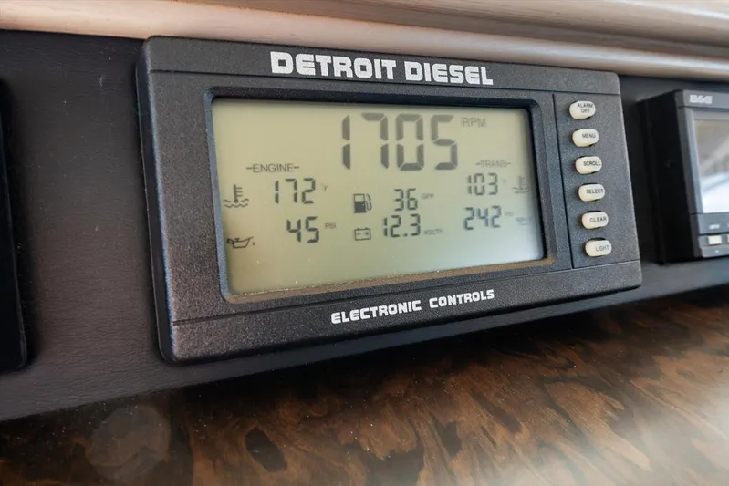 Think B.i.g Yacht Photos Pics Detroit Diesel electronic control panel on 1995 Westport 106 Raised Pilothouse yacht.