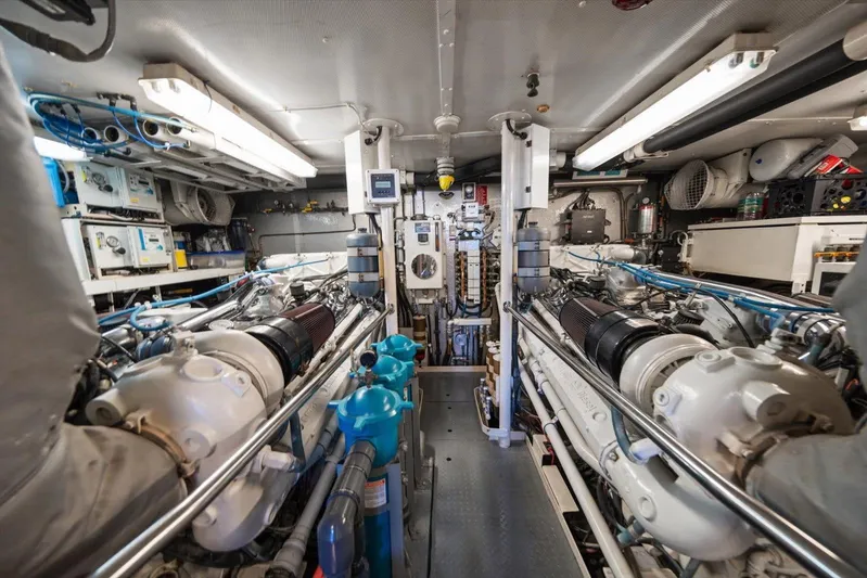 Think B.i.g Yacht Photos Pics 