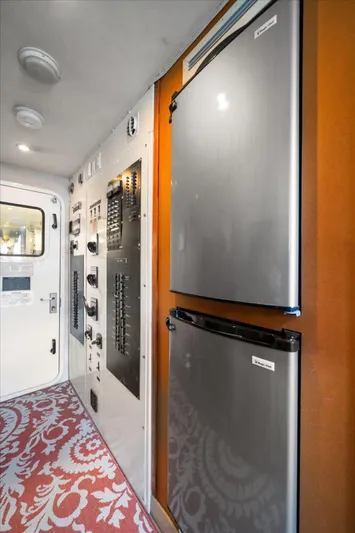 Think B.i.g Yacht Photos Pics 