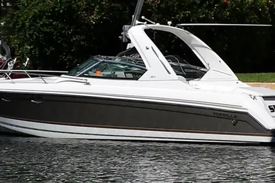 Formula 330 Sun Sport