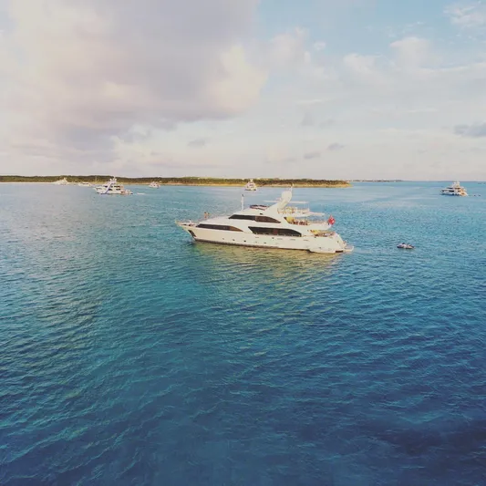 Papaito Yacht Photos Pics 