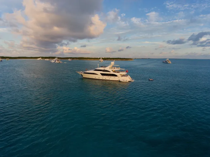 Papaito Yacht Photos Pics 