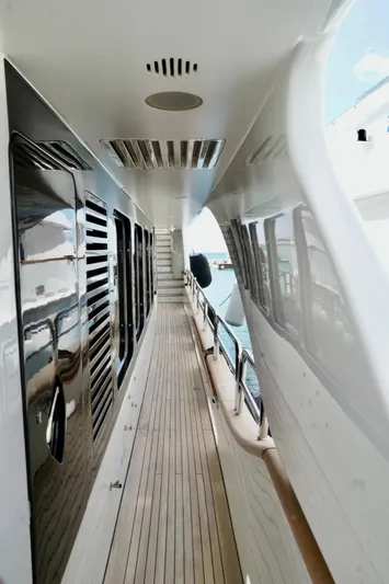 Papaito Yacht Photos Pics 