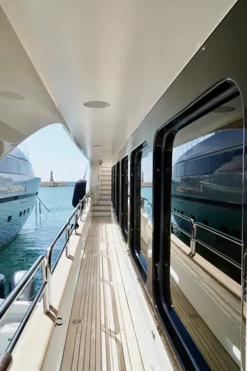 Papaito Yacht Photos Pics 