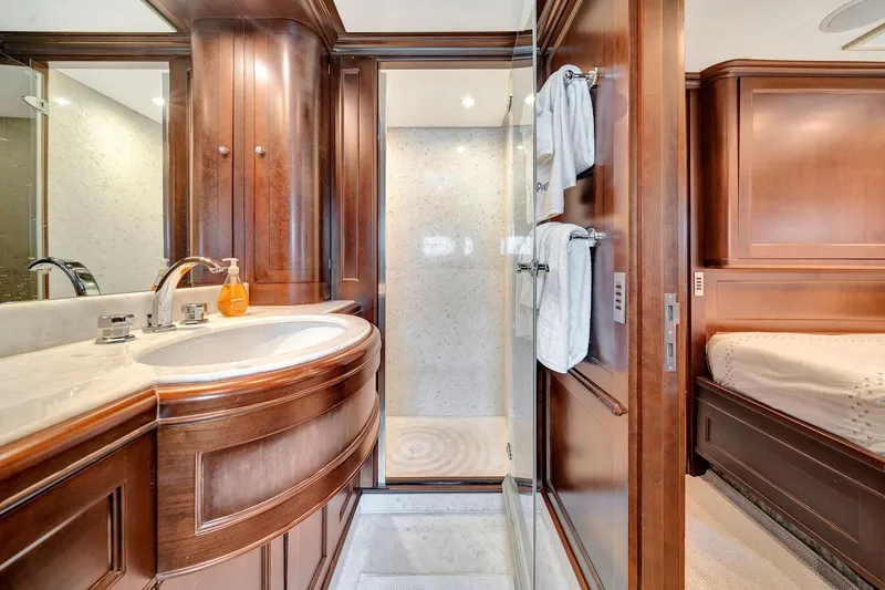 Papaito Yacht Photos Pics 