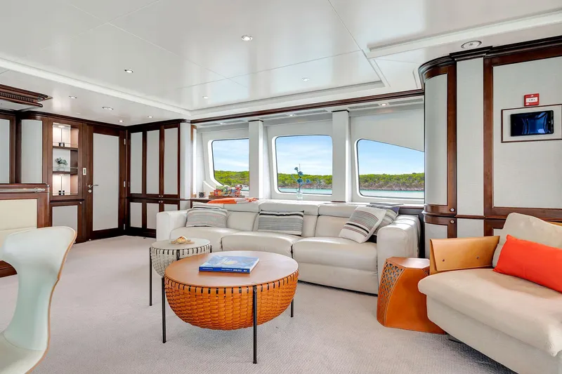 Papaito Yacht Photos Pics 