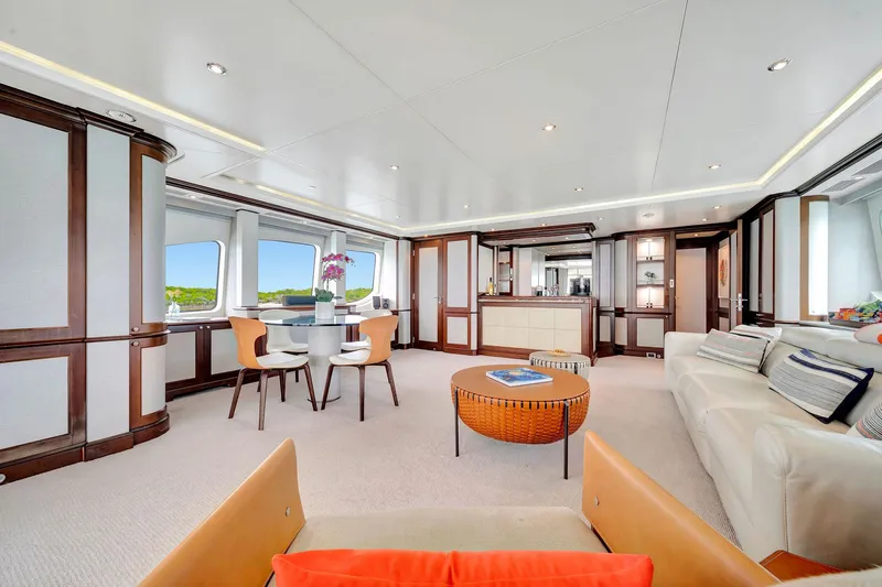 Papaito Yacht Photos Pics 