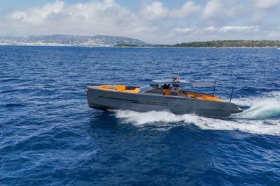 Yacht