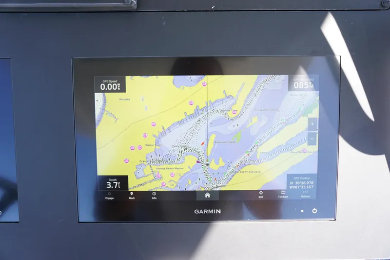 No Name Yacht Photos Pics 2022 25 Everglades 253cc Electronics