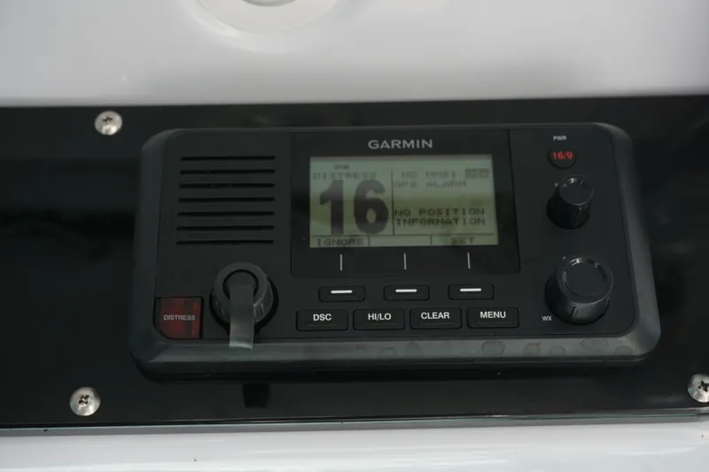 No Name Yacht Photos Pics 2022 25 Everglades 253cc Electronics