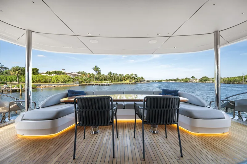 Just Perfect Yacht Photos Pics Princess 95 JUST PERFECT - Main Deck Dining Aft