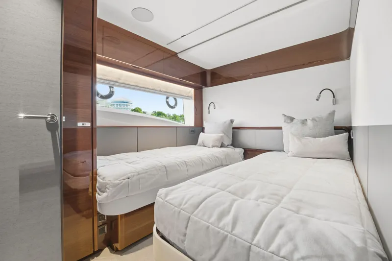 Just Perfect Yacht Photos Pics Princess 95 JUST PERFECT - Starboard Stateroom